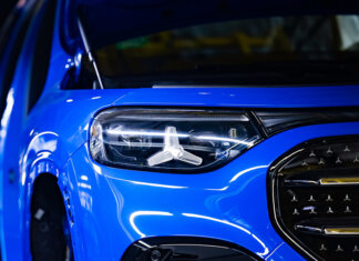 A KECSKEMÉTI MERCEDES-BENZ GYÁRBAN MEGKEZDŐDÖTT AZ ÚJ ELEKTROMOS GLB SOROZATGYÁRTÁSA