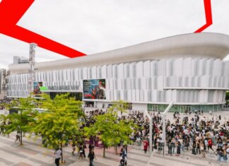 AZ XTB A PARIS LA DÉFENSE ARENA ÚJ SZPONZORA